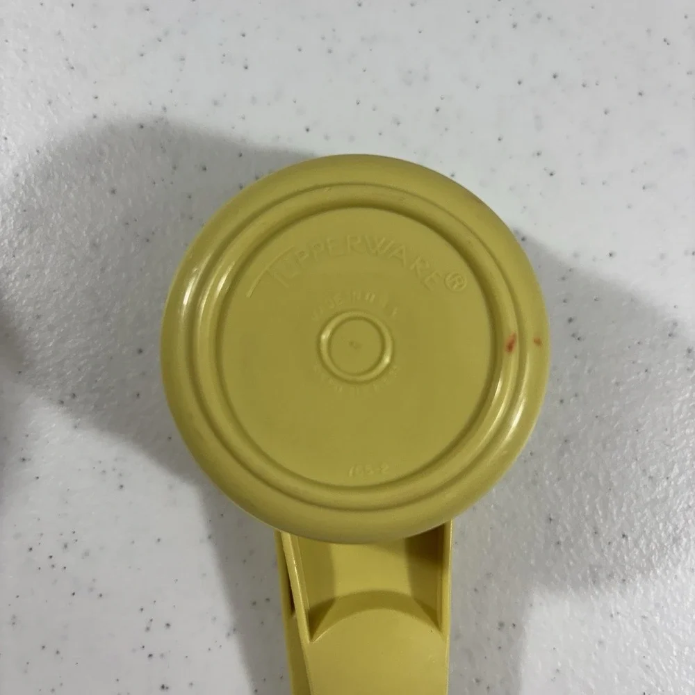 Tupperware Measuring Cups 3/4 2/3 1/2 1/3 1/4 765-2, 762-2, 764-2, 766-2, 761-2